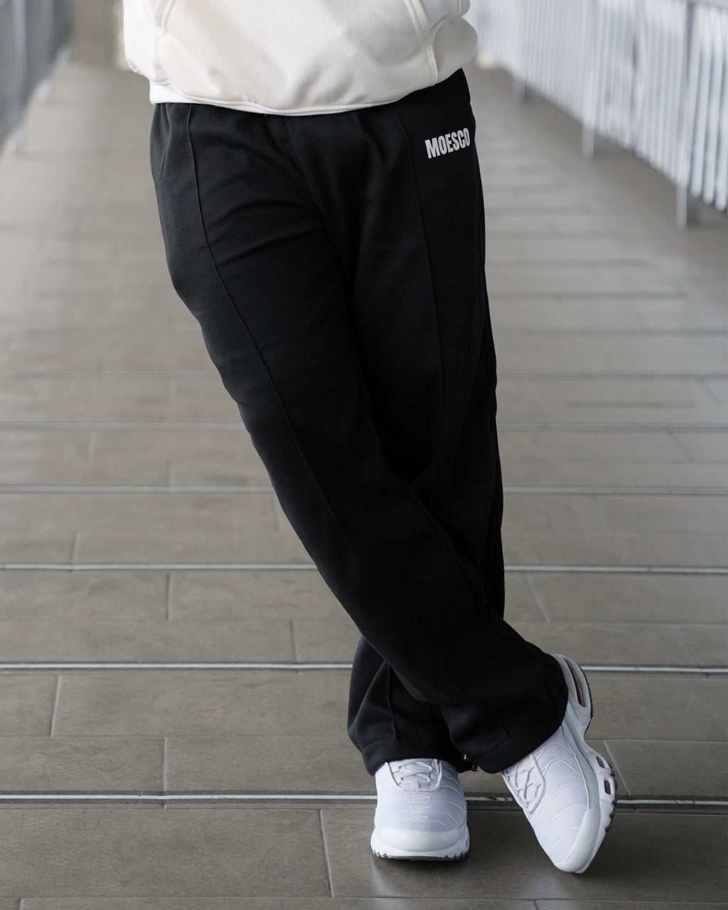 Jogger Basico Moesco Black