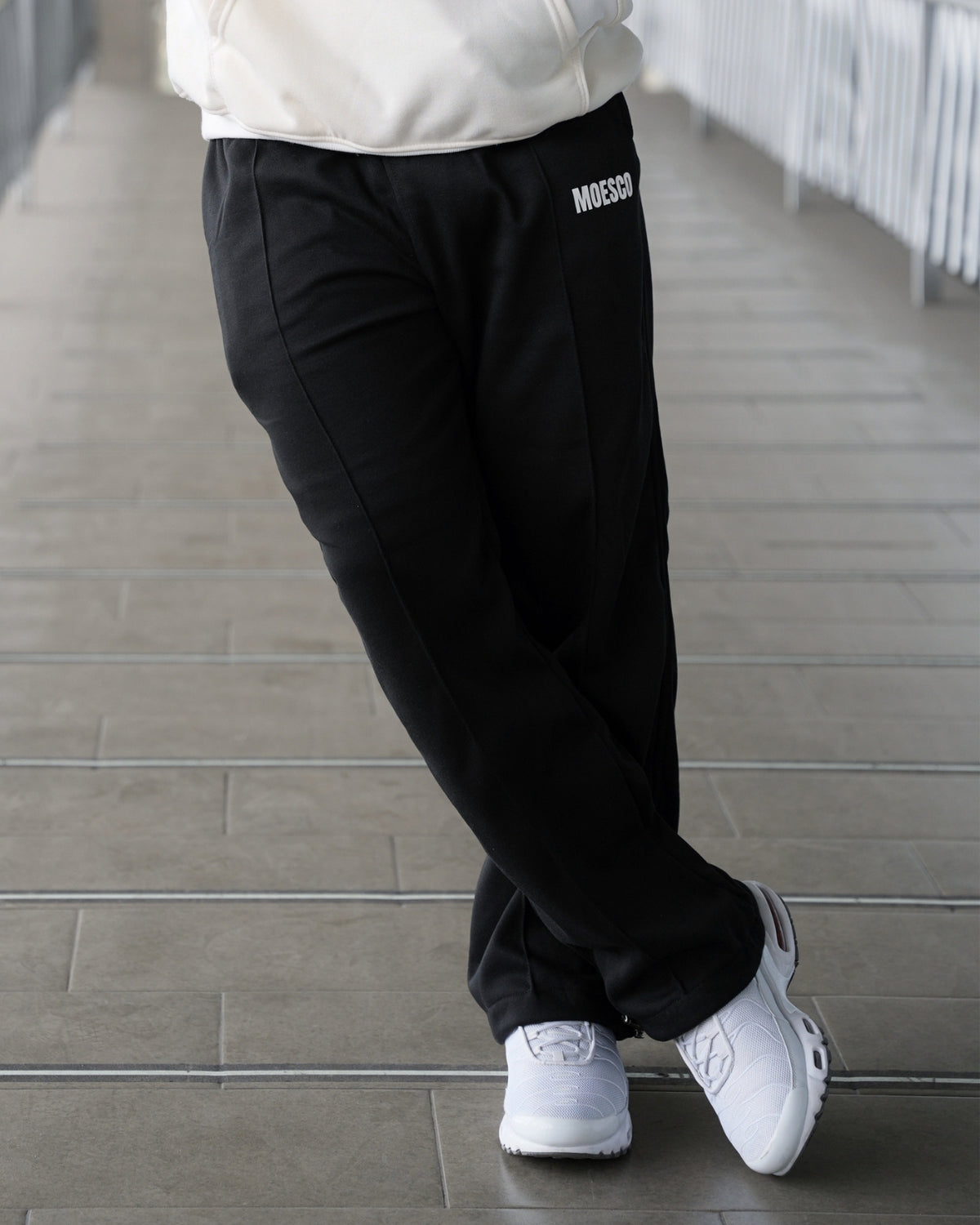 Jogger Basico Moesco Black
